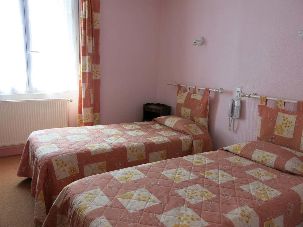Отель La Tour Aubazines Экстерьер фото